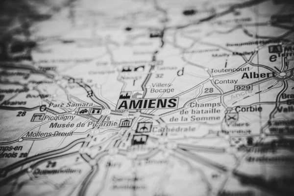 Amiens Sulla Mappa Sfondo Dell Europa — Foto Stock