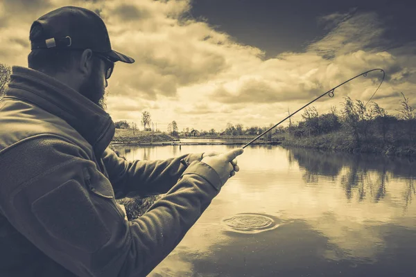 Pesca Alla Trota Sul Lago Ricreazione — Foto Stock