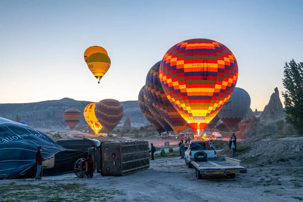 Dużą Atrakcją Turystyczną Kapadocji Jest Przejażdżka Balonem Ogrzane Powietrze Kapadocja — Zdjęcie stockowe