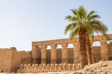 Mısır 'ın antik anıtları, Karnak tapınağı