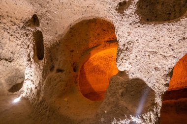 Kapadokya 'daki mağaralar, eşsiz bir doğa.