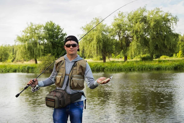 Man fishing — Stock Photo, Image