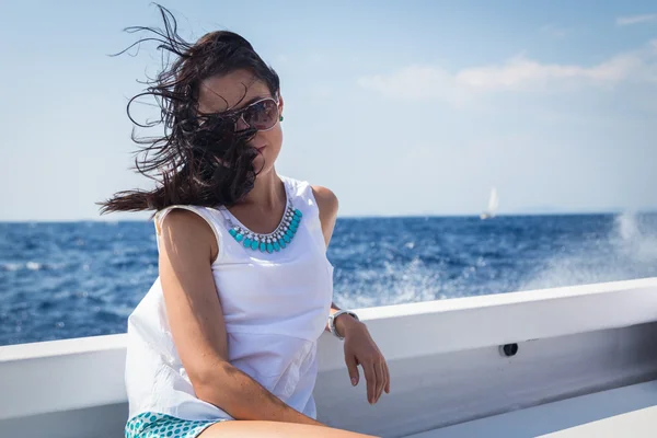 Woman on yacht — Stock Photo, Image