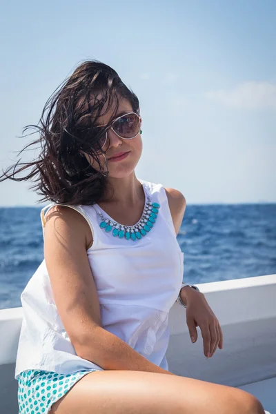 Woman on yacht — Stock Photo, Image