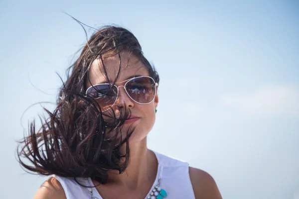 Vrouw en hemel — Stockfoto