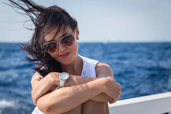 Woman on yacht — Stock Photo, Image