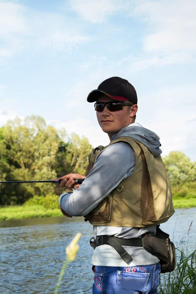 Hombre pescando — Foto de Stock