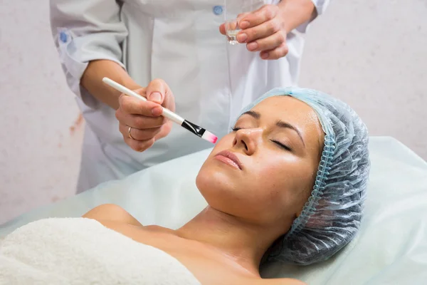 Woman in spa salon — Stock Photo, Image