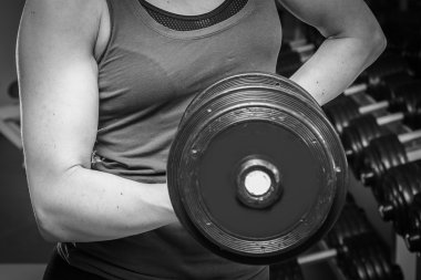 kadın holding halter