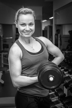 kadın holding halter