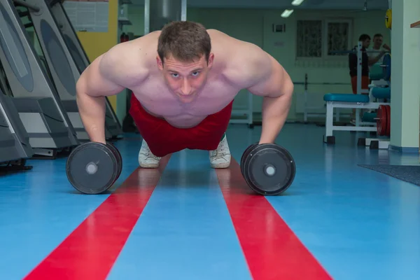 Man in the gym. — Stock Photo, Image