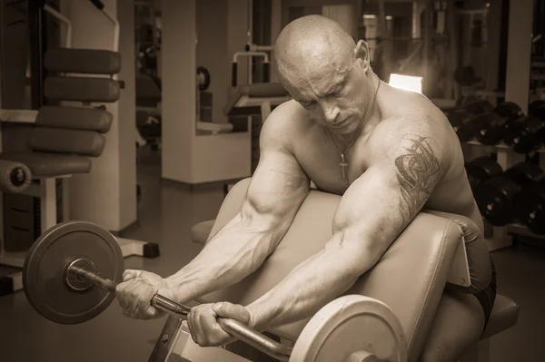 Mannen i gym — Stockfoto