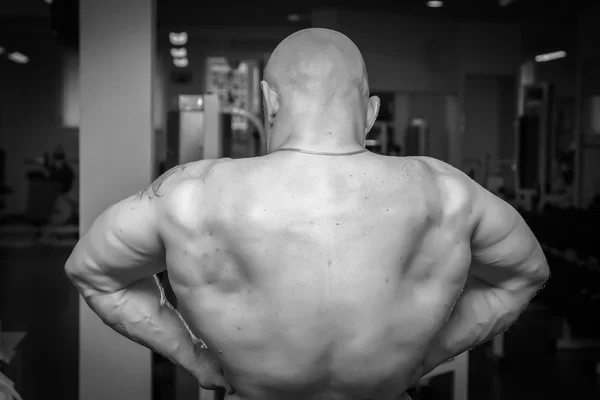 Mannen i gym — Stockfoto