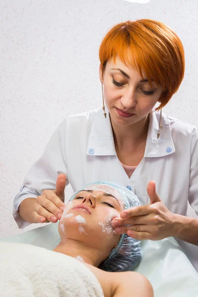 Kosmetické procedury v lázních klinice — Stock fotografie