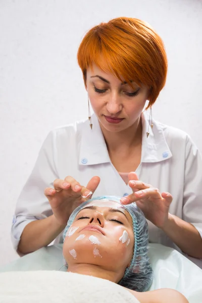 Procédures cosmétiques dans une clinique de spa — Photo