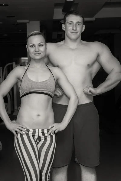 Hombre y mujer deportistas — Foto de Stock