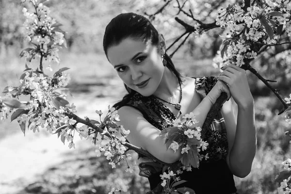 Girl in garden — Stock Photo, Image