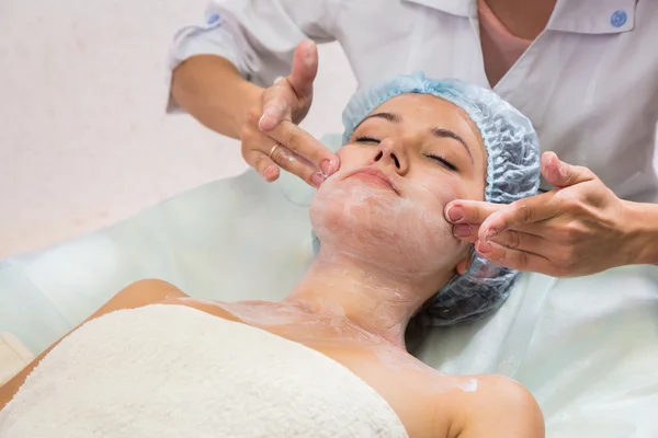 Menina no salão de spa — Fotografia de Stock