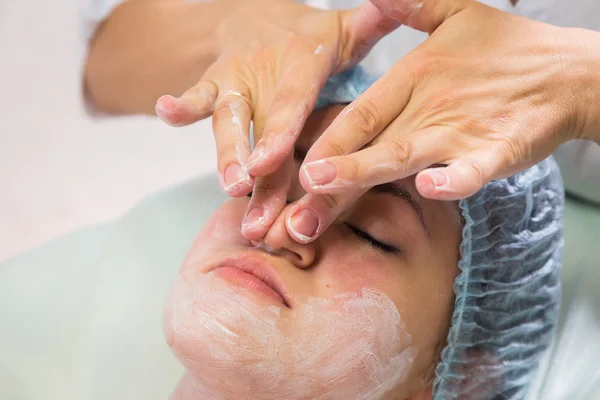 Menina no salão de spa — Fotografia de Stock