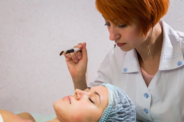 Procédures cosmétiques dans une clinique de spa — Photo