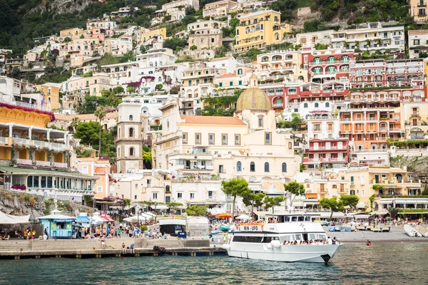 Bella città paesaggio marino — Foto Stock