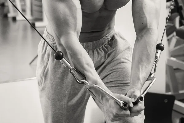 Man in the gym — Stock Photo, Image