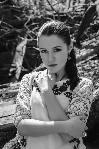 Young woman outdoors portrait — Stock Photo, Image