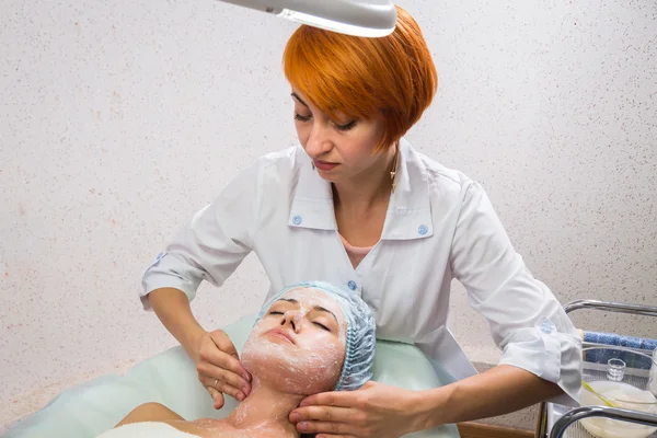 Cosmetische ingrepen in spa kliniek — Stockfoto