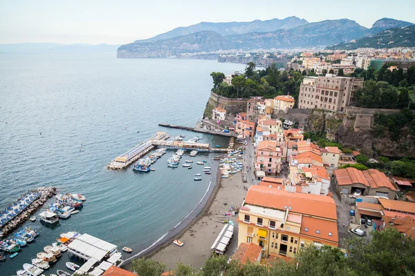 Akdeniz sahil kasabası.