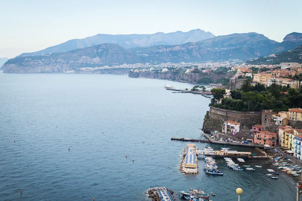 Akdeniz sahil kasabası.