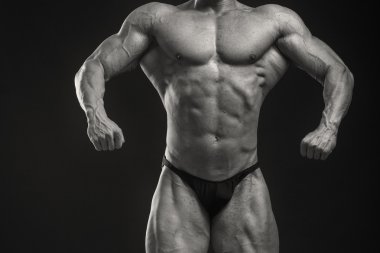kaslı adam vücut geliştirmeci