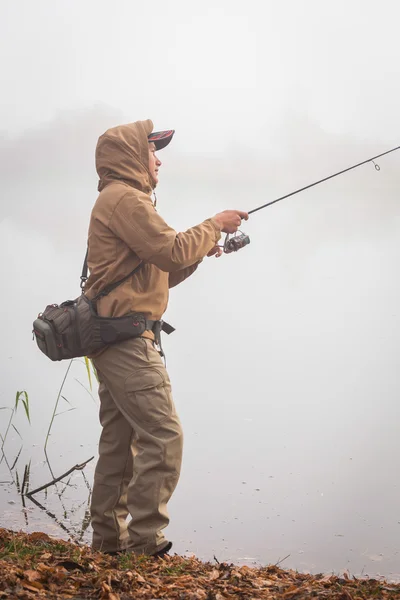Iplik ile balıkçı — Stok fotoğraf