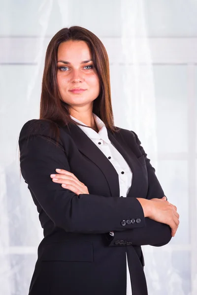 Mujer de negocios con pelo largo en traje — Foto de Stock