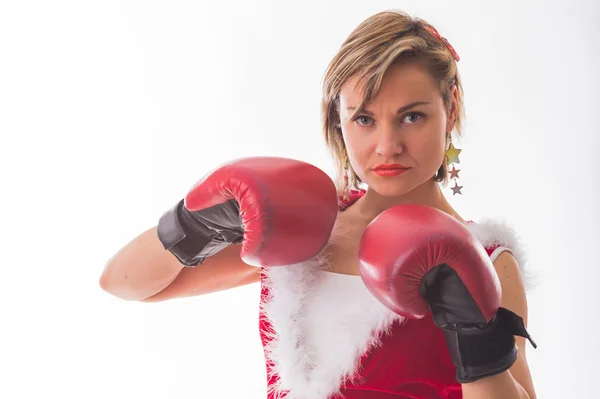 Mulher posando em luvas de boxe — Fotografia de Stock