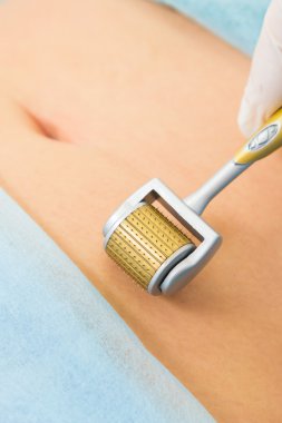Beautican Demaroller yordam gerçekleştirir