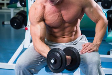adam dumbbell ile eğitim