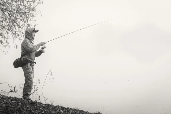 Pêcheur avec filature — Photo