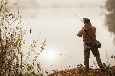 iplik ile balıkçı