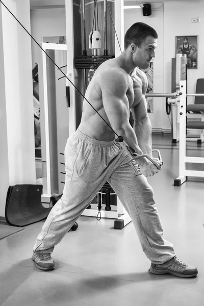 무게 운동 근육 남자 — 스톡 사진
