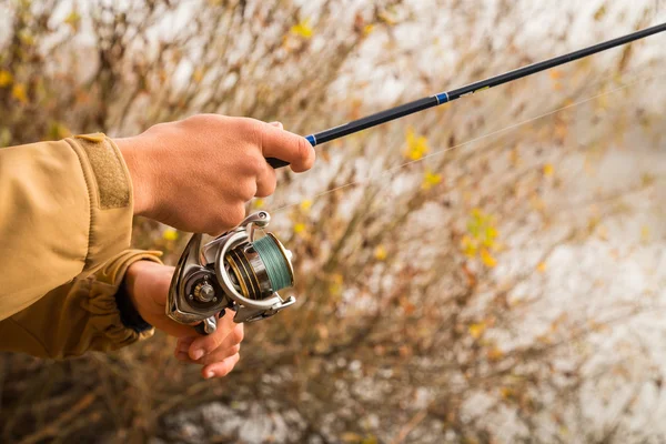 Pescatore con filatura — Foto Stock