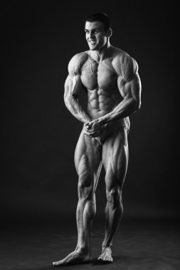 kaslı adam vücut geliştirmeci