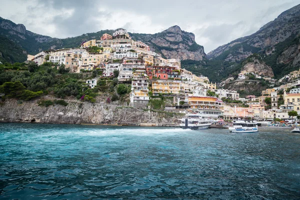 Uitzicht op de prachtige mediterrane stad — Stockfoto