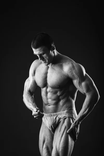 Muscular man bodybuilder — Stock Photo, Image