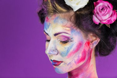 renkli makyaj ile model