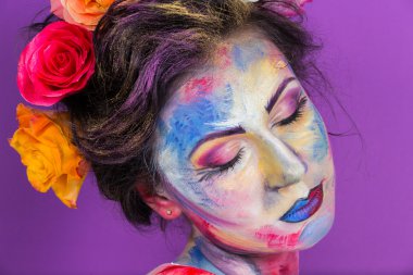 renkli makyaj ile model