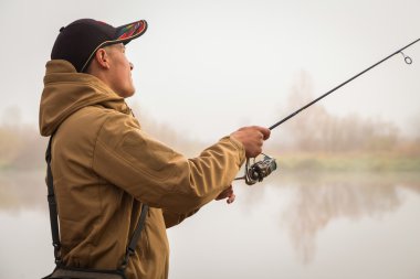 iplik ile balıkçı