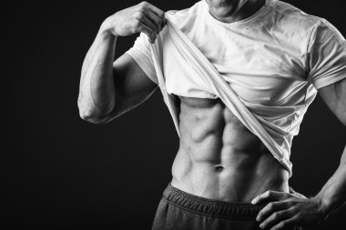 Onun basın gösterilen vücut geliştirmeci