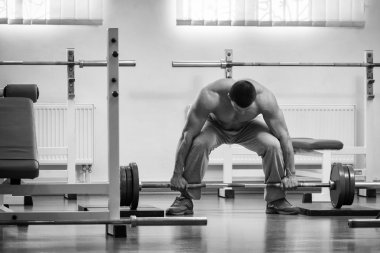 Halter alıştırmalar kılıyor