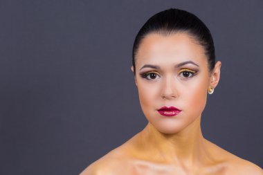 Profesyonel makyaj çekici kadın