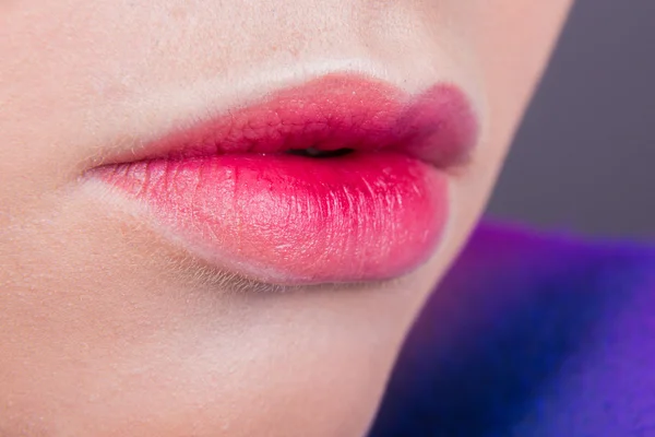 Schöne weibliche Lippen. — Stockfoto